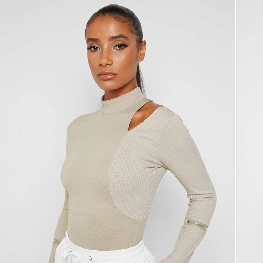 ZIP DETAIL HALF RIBBED BODYSUIT - BEIGE